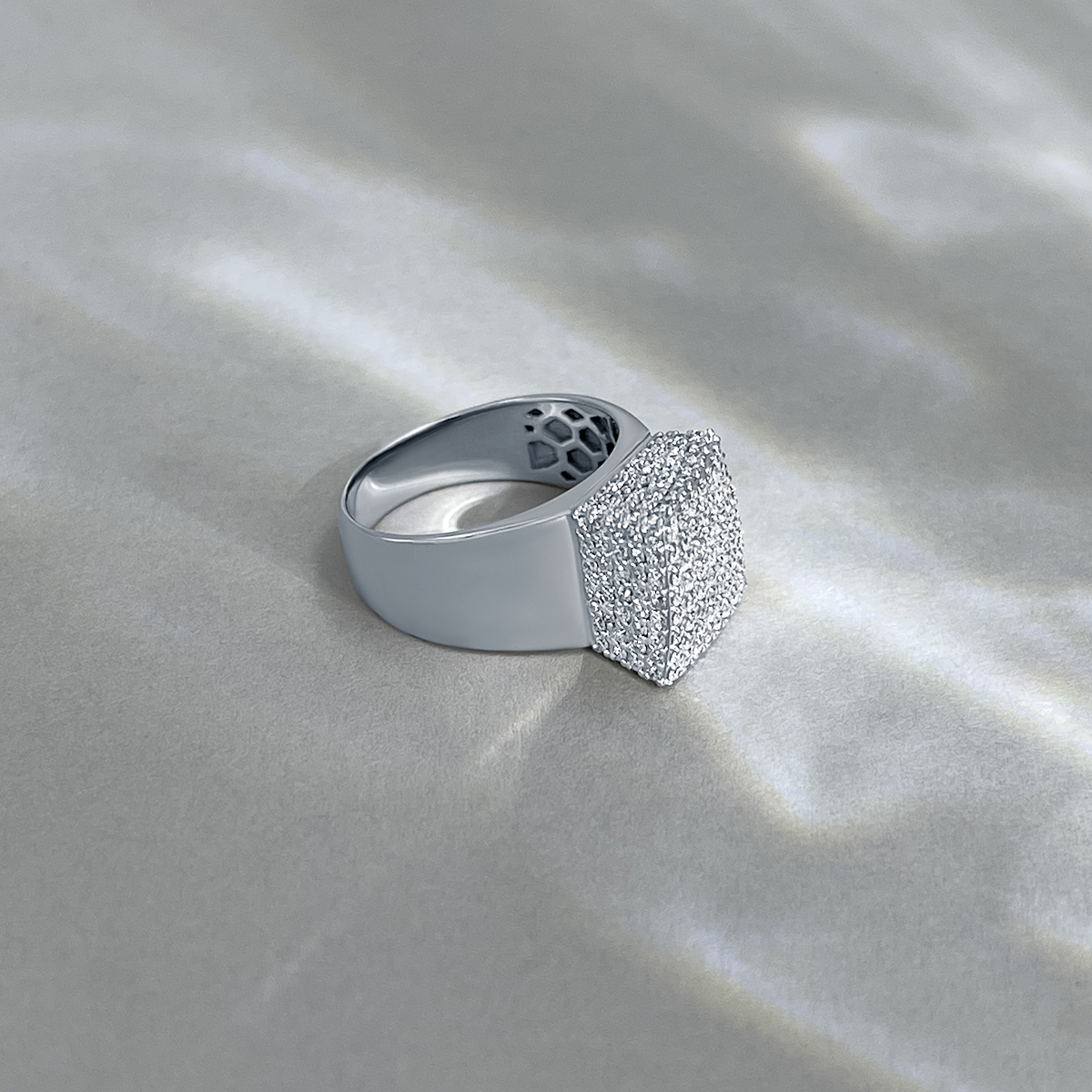 Кольцо с бриллиантами из белого золота 585, фото № 3