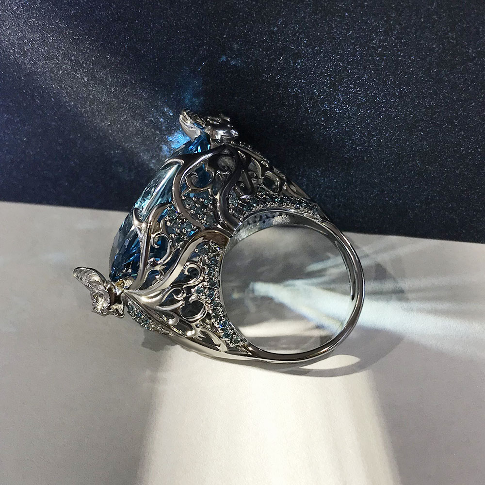Кольцо Летучая мышь с лондон топазом, бриллиантами из черного золота 585 пробы, фото № 4