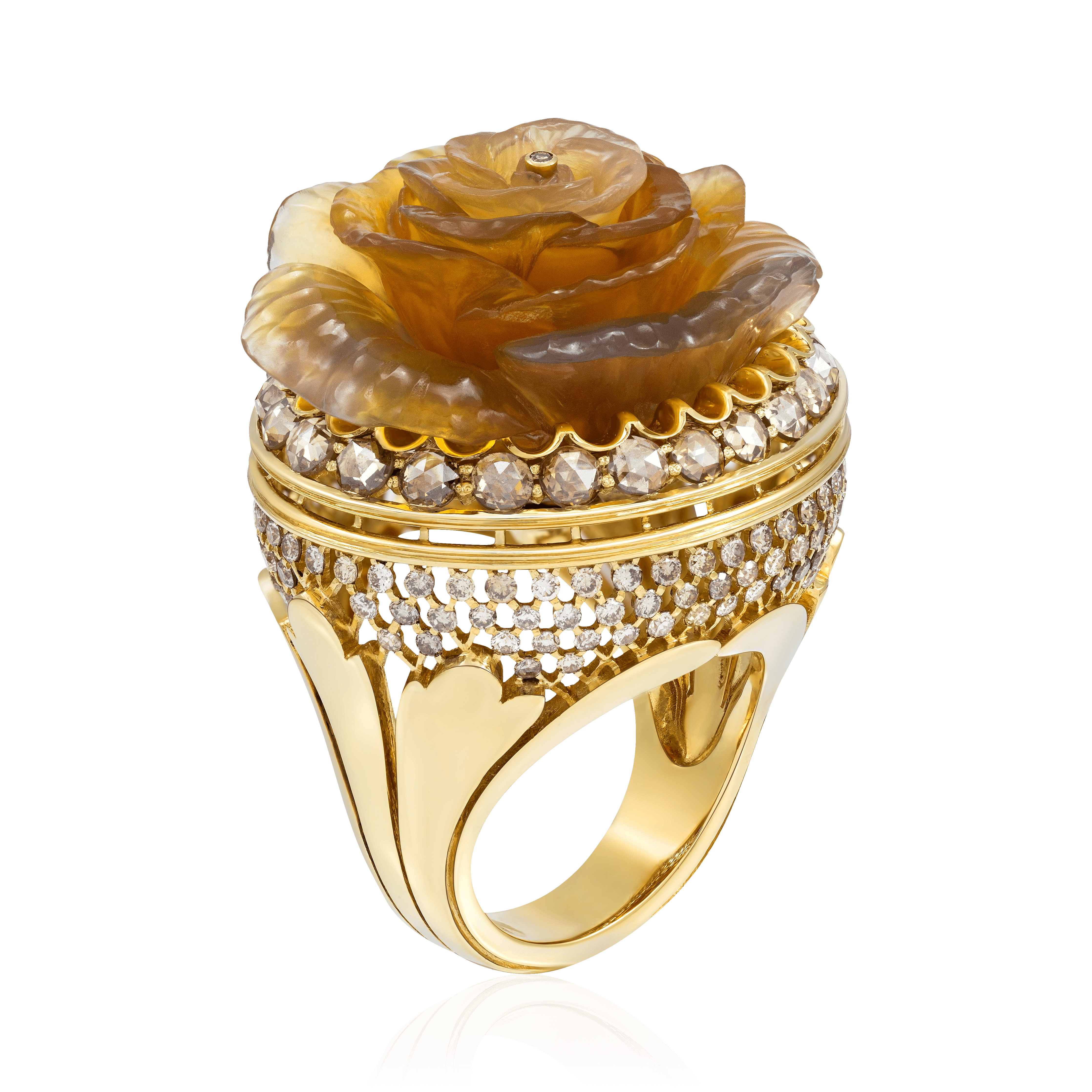 Кольцо с резным кварцем, бриллиантами из желтого золота 750 пробы (арт. 91699)