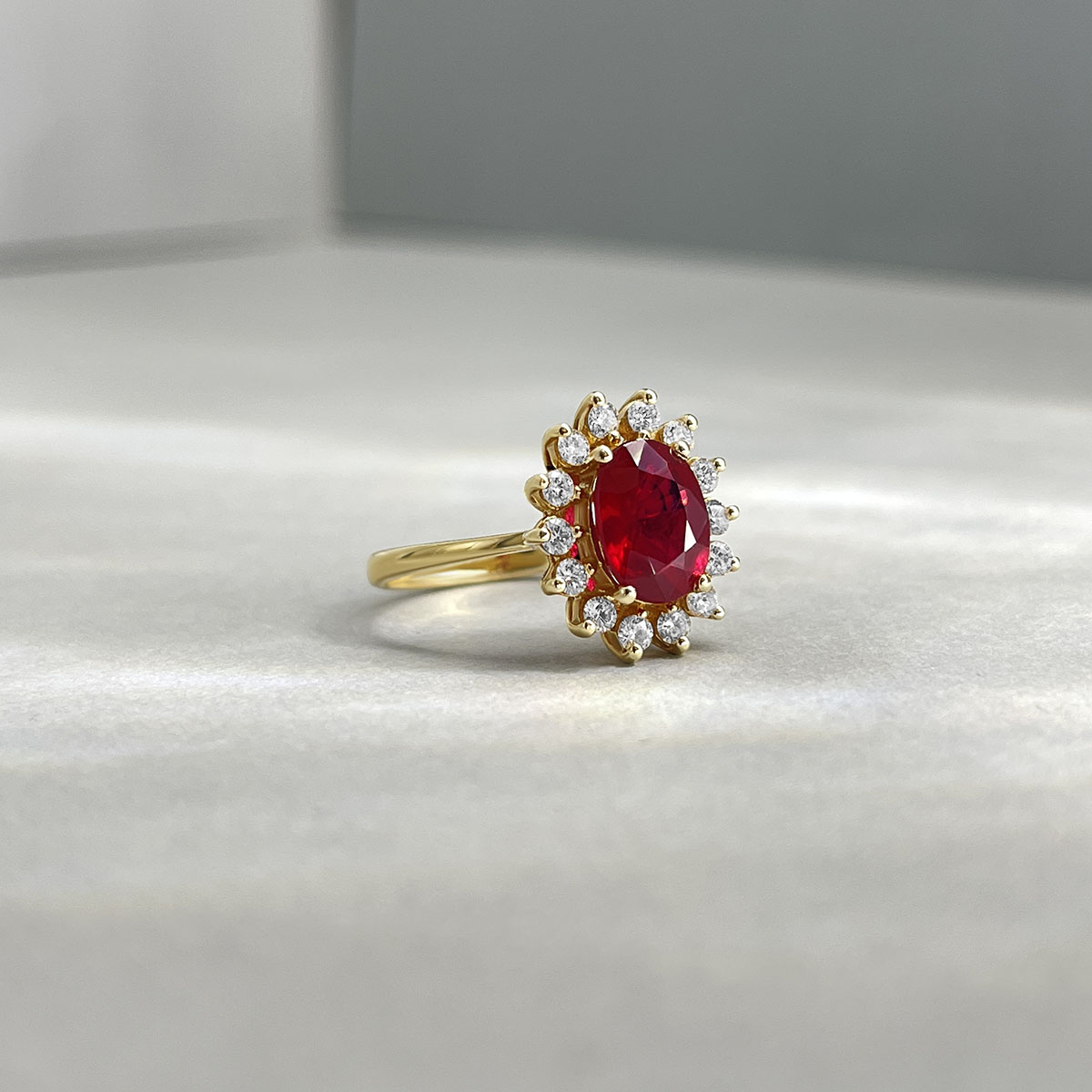 Кольцо с рубинами, бриллиантами из желтого золота 585 пробы, фото № 3