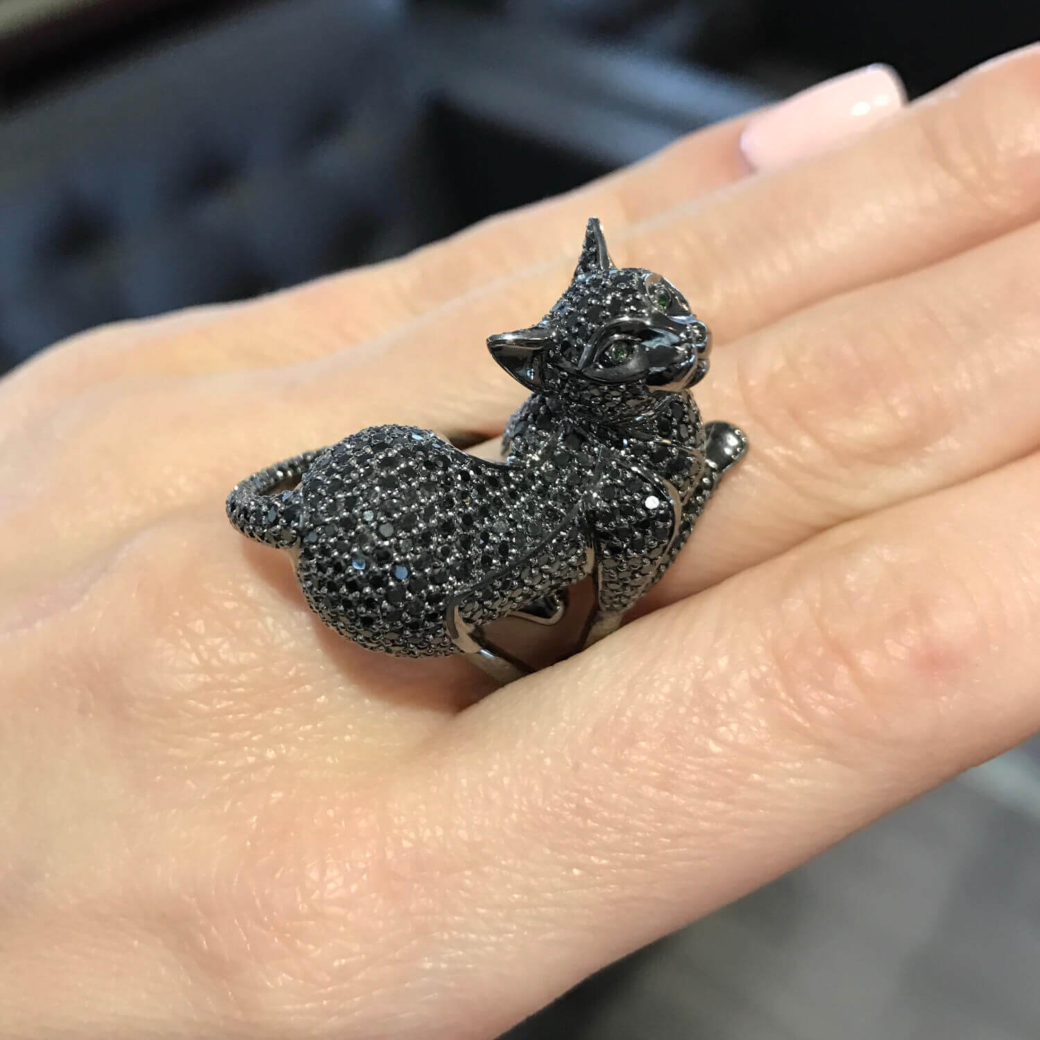 Кольцо Кошка с черными бриллиантами и тсаворитами в черненом золоте 750, фото № 5