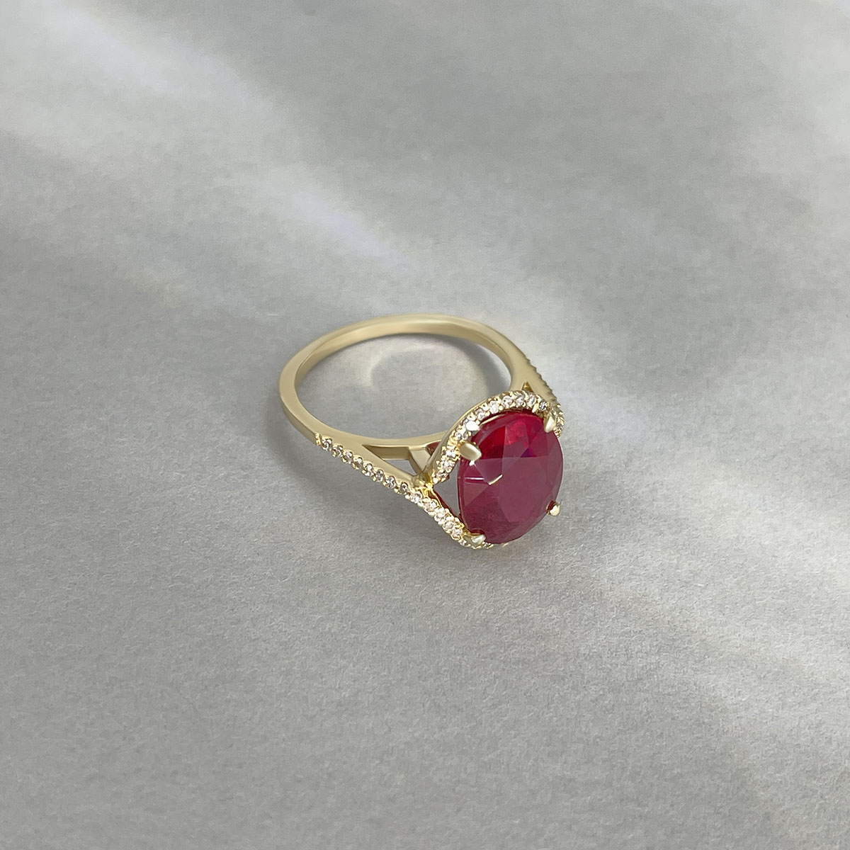 Кольцо с рубином, бриллиантами из желтого золота 585 пробы, фото № 4