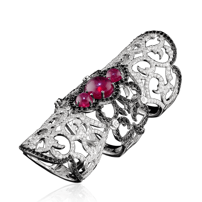 Бандажное кольцо с рубинами, белыми и черными бриллиантами в белом золоте 750 пробы, фото № 1