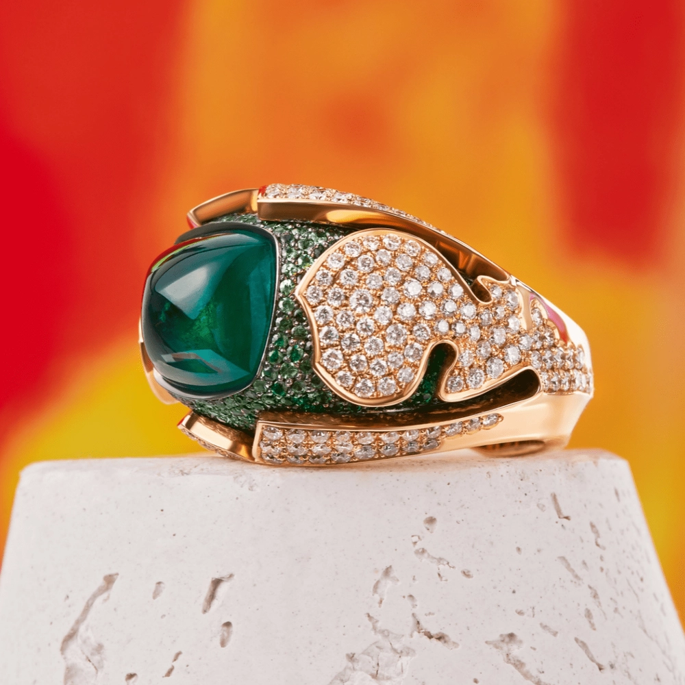 Кольцо с изумрудом, тсаворитом, бриллиантами из желтого золота 750 пробы, фото № 4