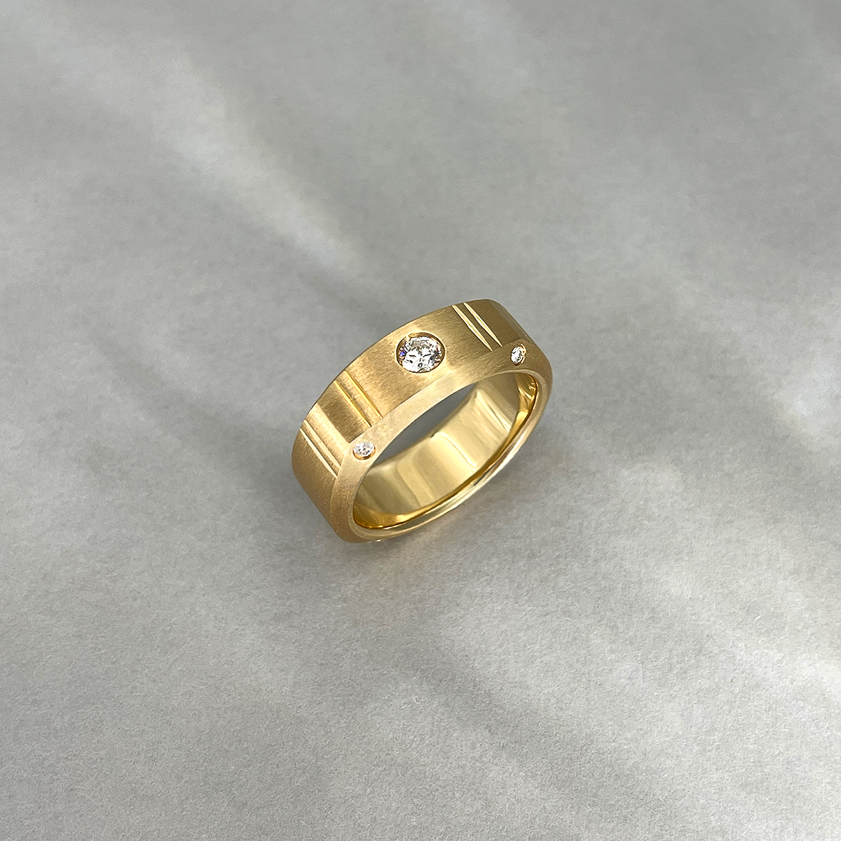 Кольцо с бриллиантами из желтого золота 585 пробы, фото № 3