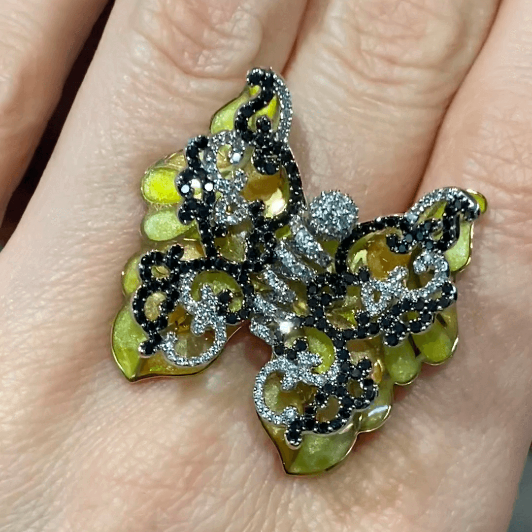 Кольцо Бабочка с белыми и черными бриллиантами в желтом золоте 750, фото № 3