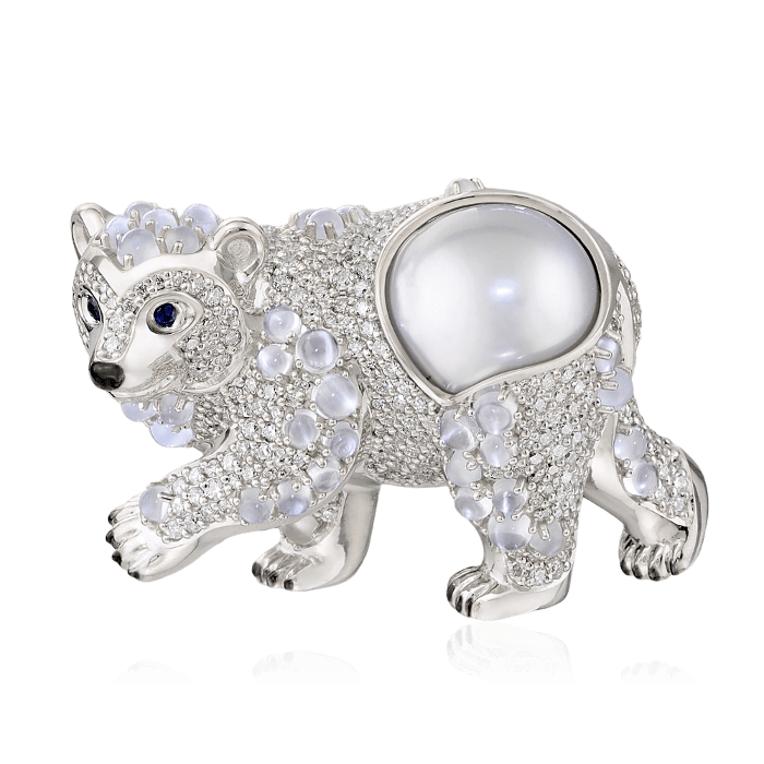 Брошь Медведица с жемчугом, бриллиантами, сапфиром, эмалью, лунным камнем из белого золота 750 пробы, фото № 1
