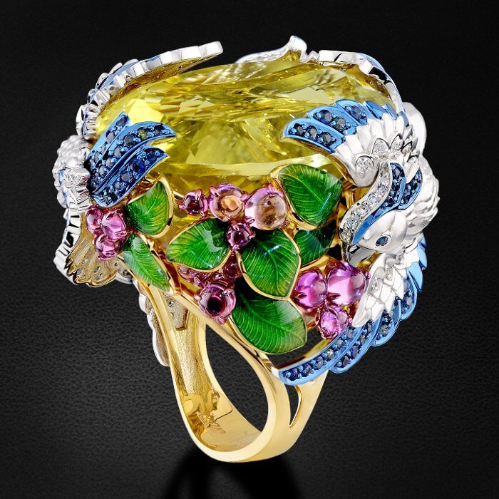 Кольцо Попугаи с цветными камнями, эмалью и бриллиантами в желтом и белом золоте 750 пробы, фото № 2
