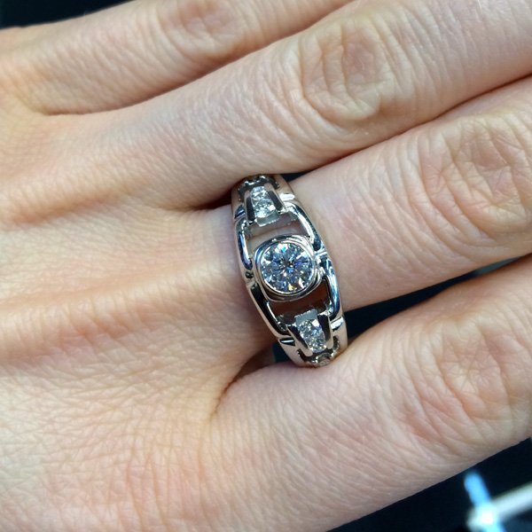 Мужское кольцо с бриллиантами Фортуна из белого золота 750 пробы, фото № 2