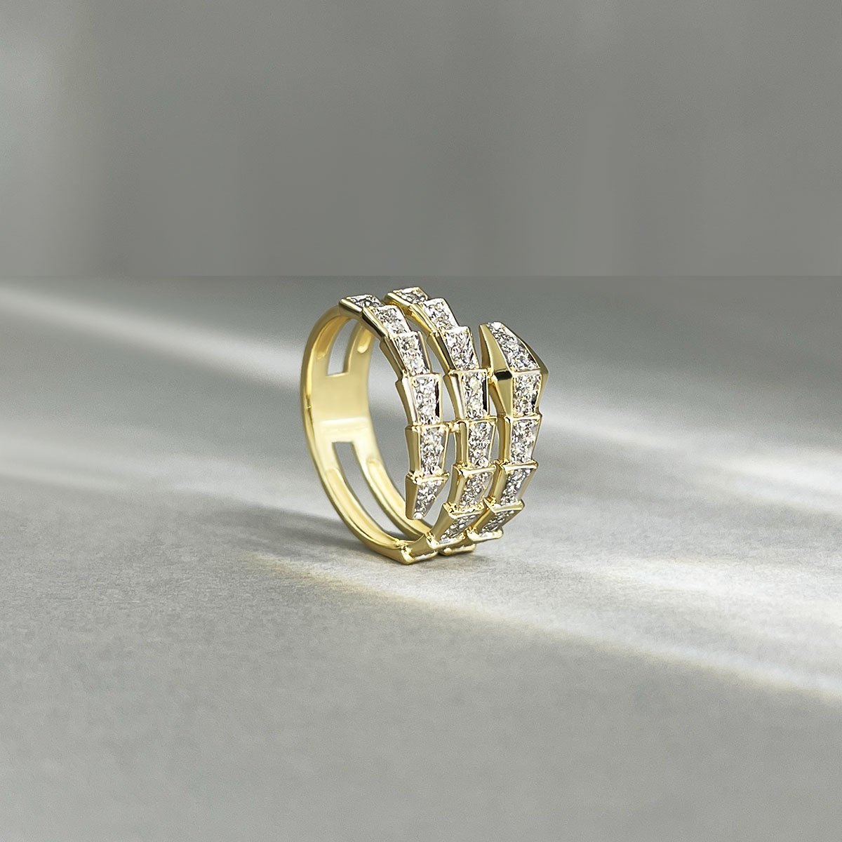 Кольцо с бриллиантами из желтого золота 585, фото № 2