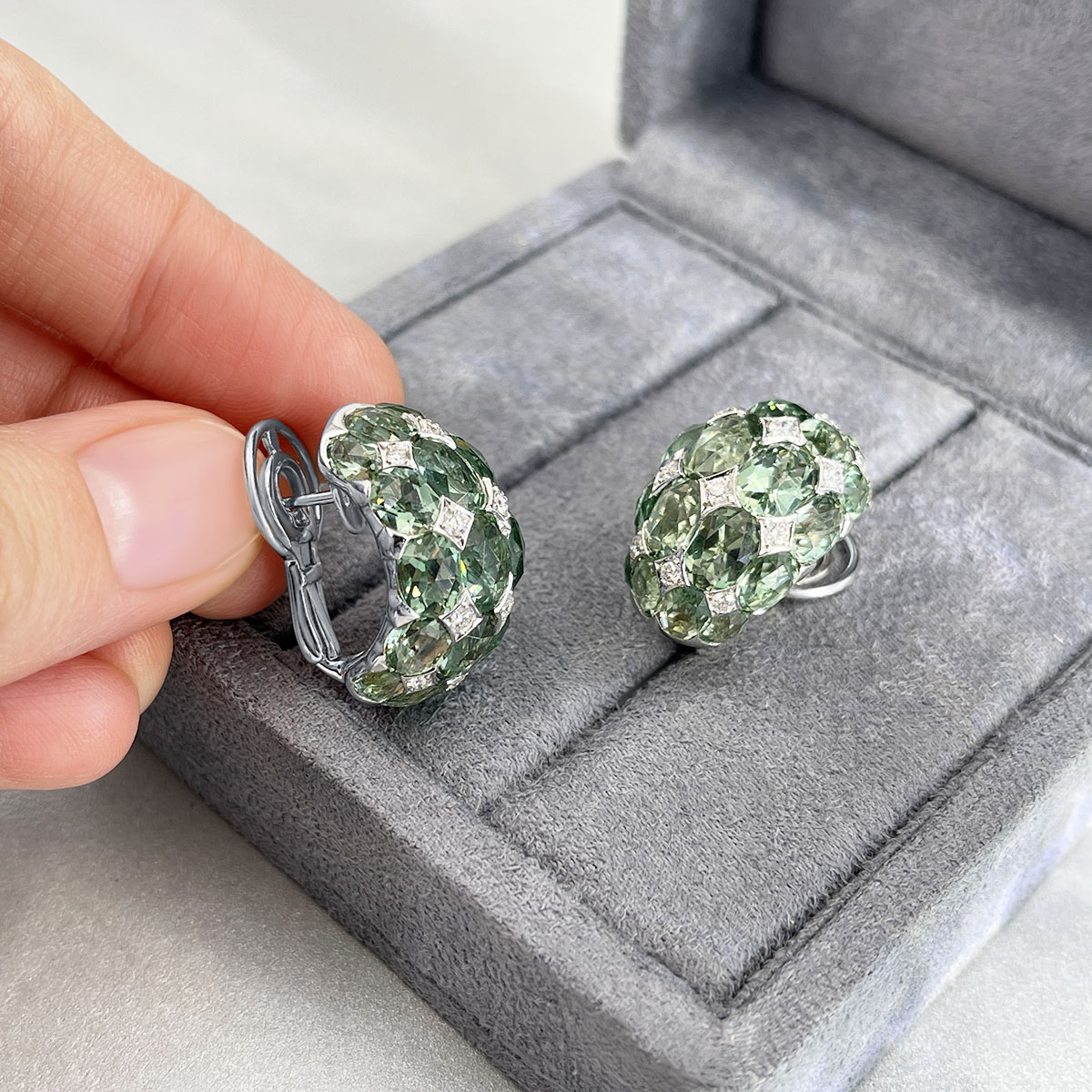 Серьги с зелеными аметистами, бриллиантами из белого золота 750 пробы, фото № 3