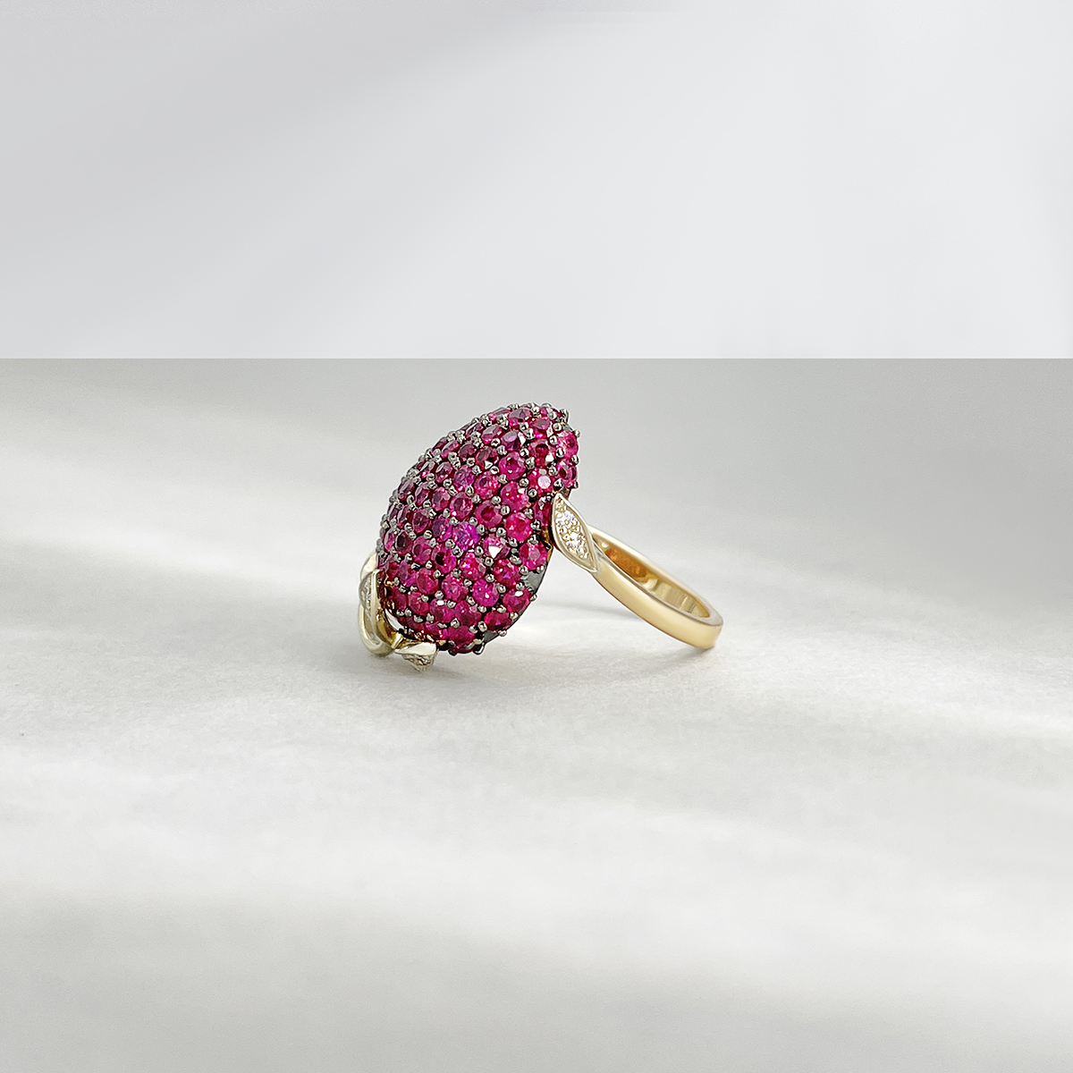 Кольцо с рубином, бриллиантами из комбинированного золота 750 пробы, фото № 4