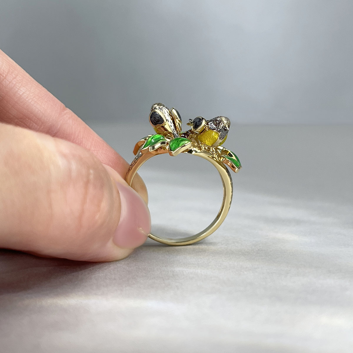 Кольцо с бриллиантами, эмалью из комбинированного золота 585 пробы, фото № 4