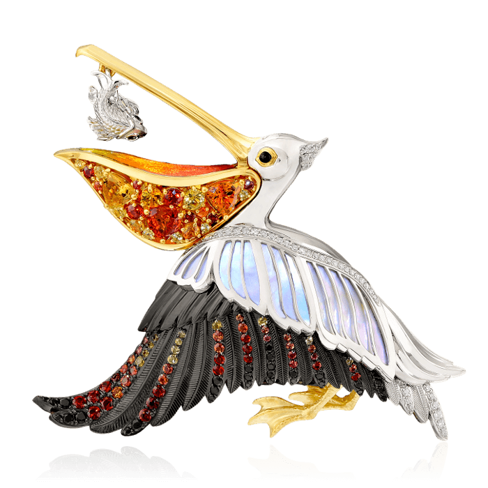 Кулон Пеликан с сапфиром, бриллиантами, ониксом, эмалью, турмалином, перламутром, сапфиром фантазийным из комбинированного золота 750 пробы (арт. 40028)