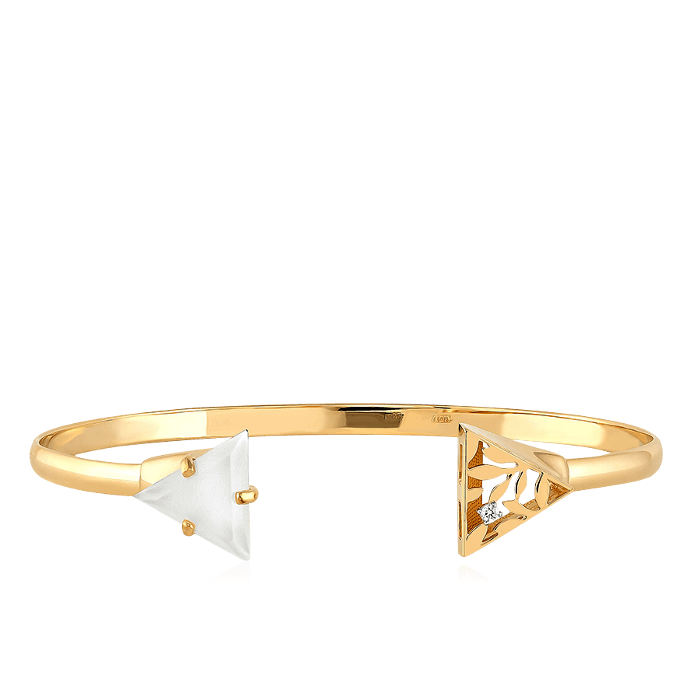 Открытый браслет из желтого золота 585 пробы с белым агатом треугольной огранки и бриллиантом, фото № 1