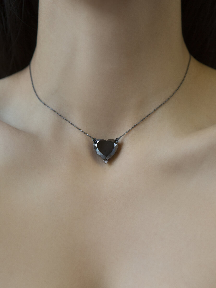 Колье с черным бриллиантом огранки сердце из черненого золота 750 пробы, фото № 2