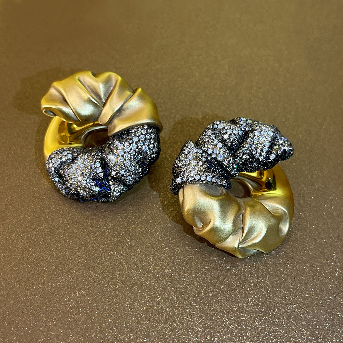 Серьги с сапфиром, бриллиантами из желтого золота 750 пробы, фото № 3