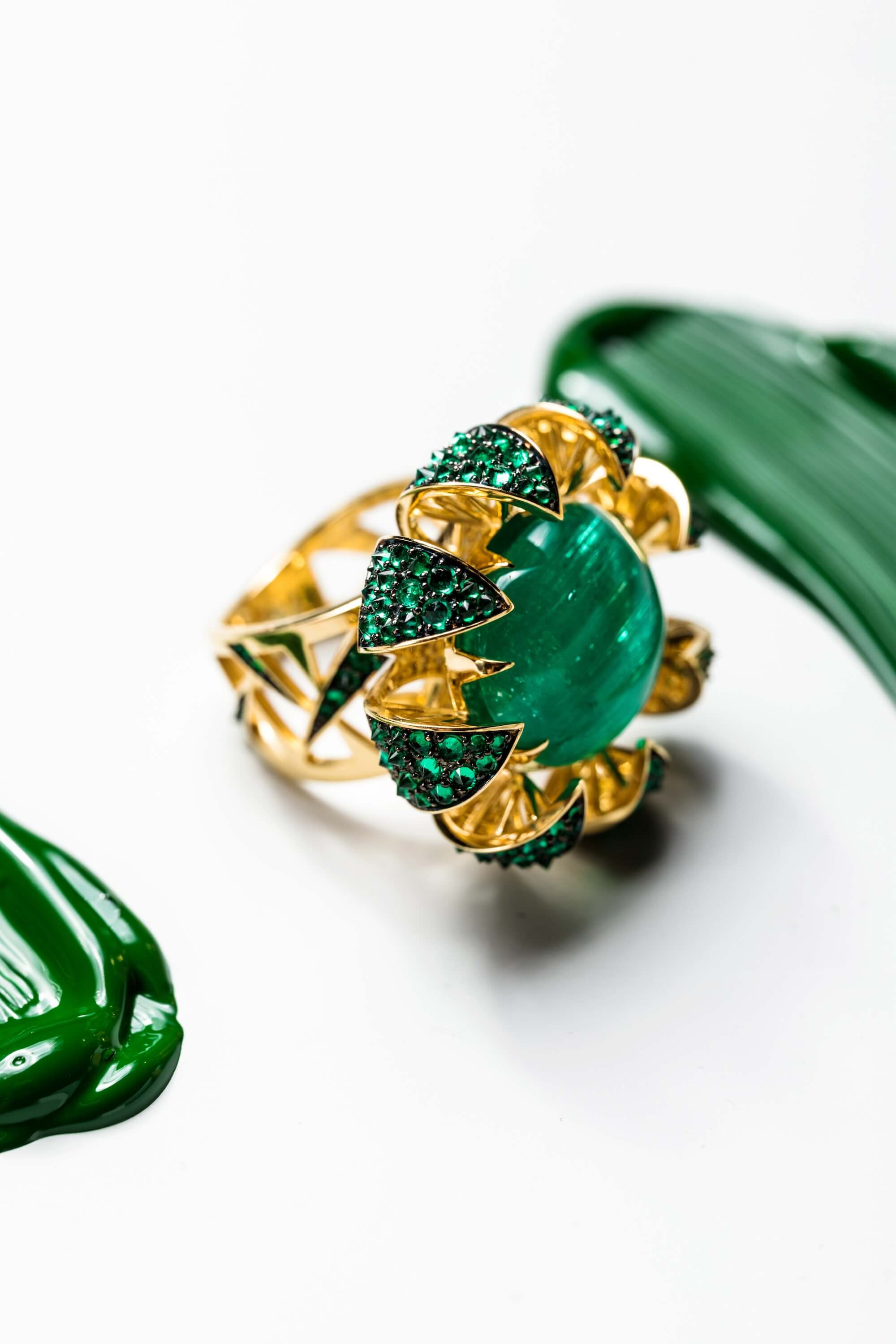 Кольцо Кактус с уникальным уральским изумрудом, бриллиантами из желтого золота 750 пробы, фото № 4
