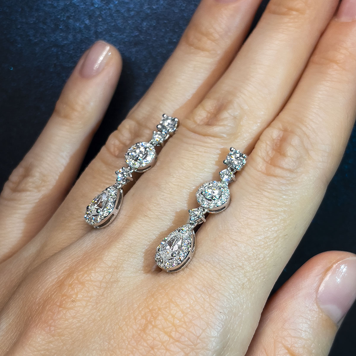 Серьги с бриллиантами из белого золота 750 пробы, фото № 4