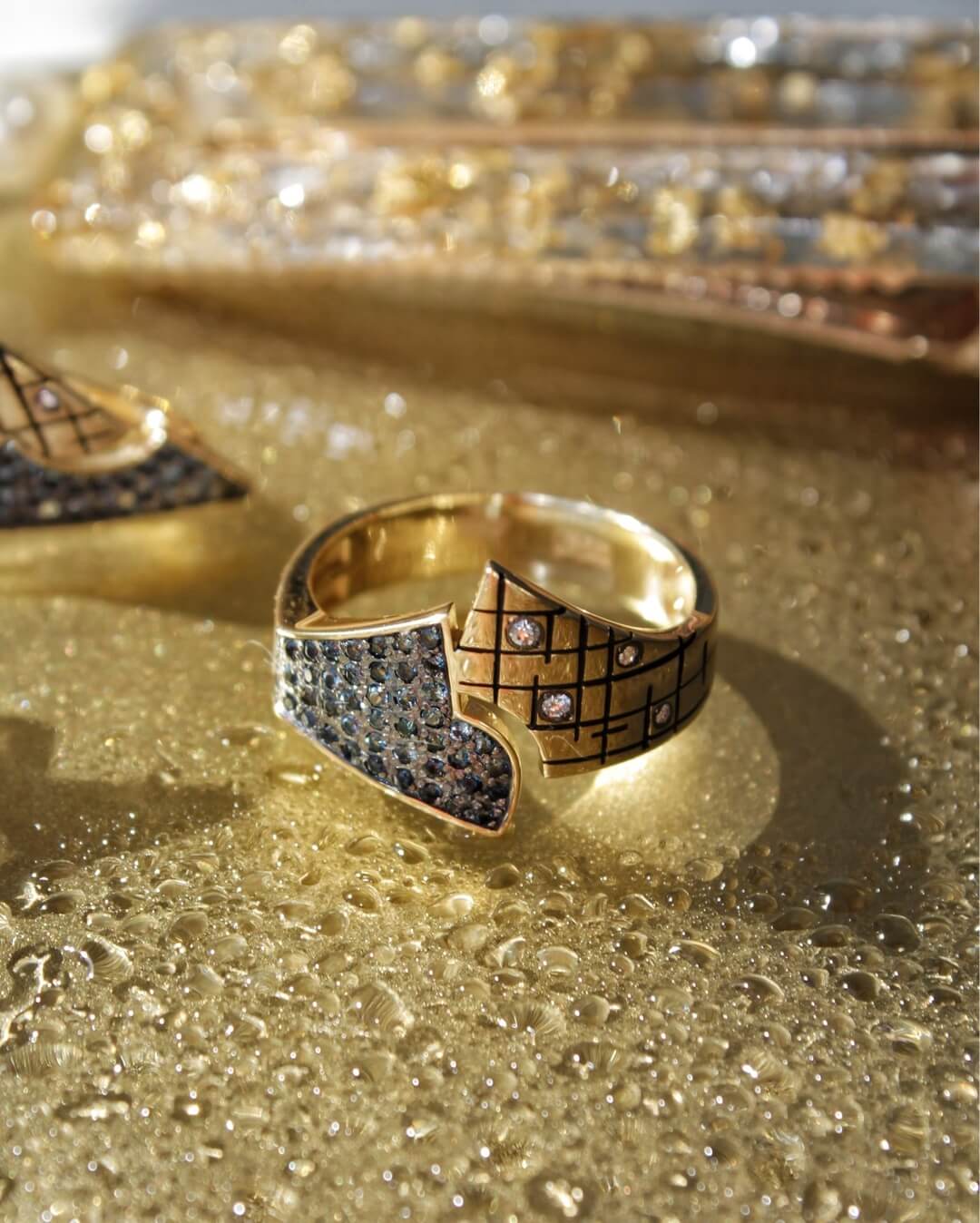 Кольцо с топазом, бриллиантами из желтого золота 585 пробы, фото № 2