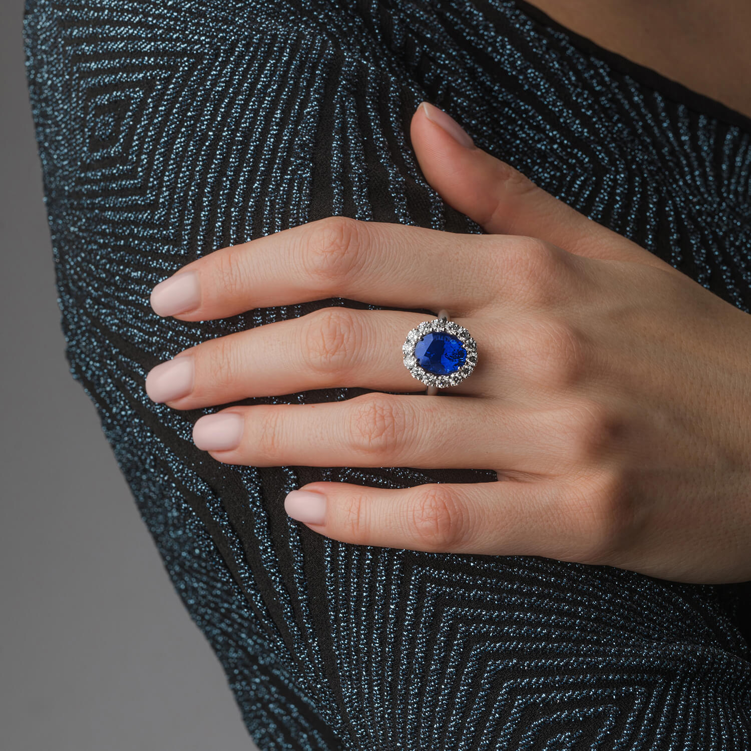 Кольцо с сапфиром Royal Blue, бриллиантами из белого золота 750 пробы, фото № 2
