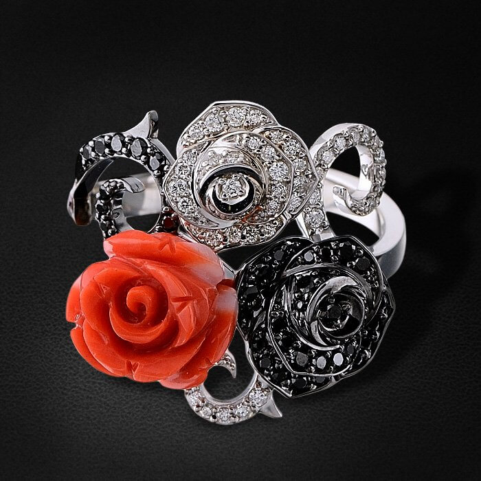 Кольцо Розы с кораллом, белыми и черными бриллиантами в белом золоте 750 пробы, фото № 2