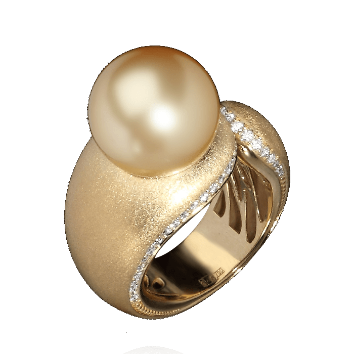 Кольцо с жемчугом, бриллиантами в желтом золоте 750 пробы (арт. 35093)