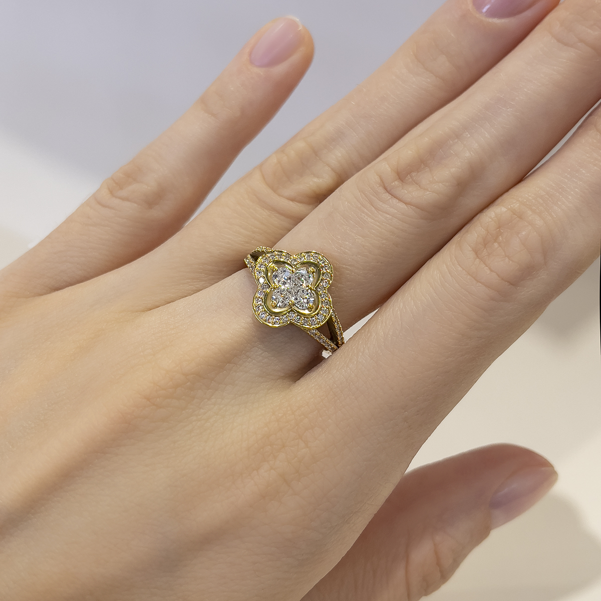 Кольцо «Клевер» c бриллиантами из желтого золота 750, фото № 3