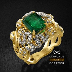 Кольцо с изумрудом, бриллиантами из желтого золота 750 пробы (арт. 36402)