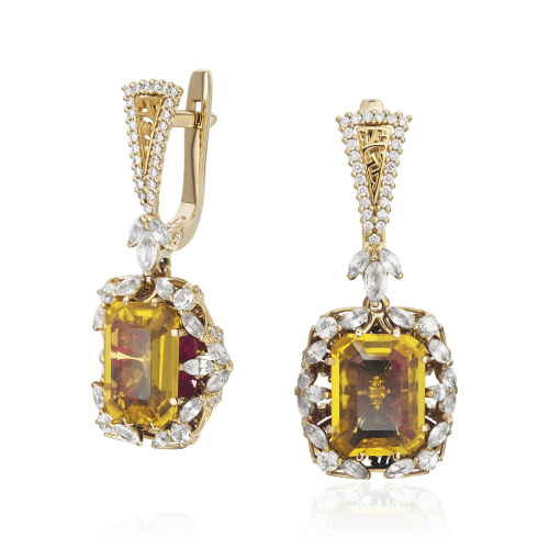 Серьги с желтыми сапфирами, белыми сапфирами и рубинами, бриллиантами из комбинированного золота 750 пробы (арт. 67844)