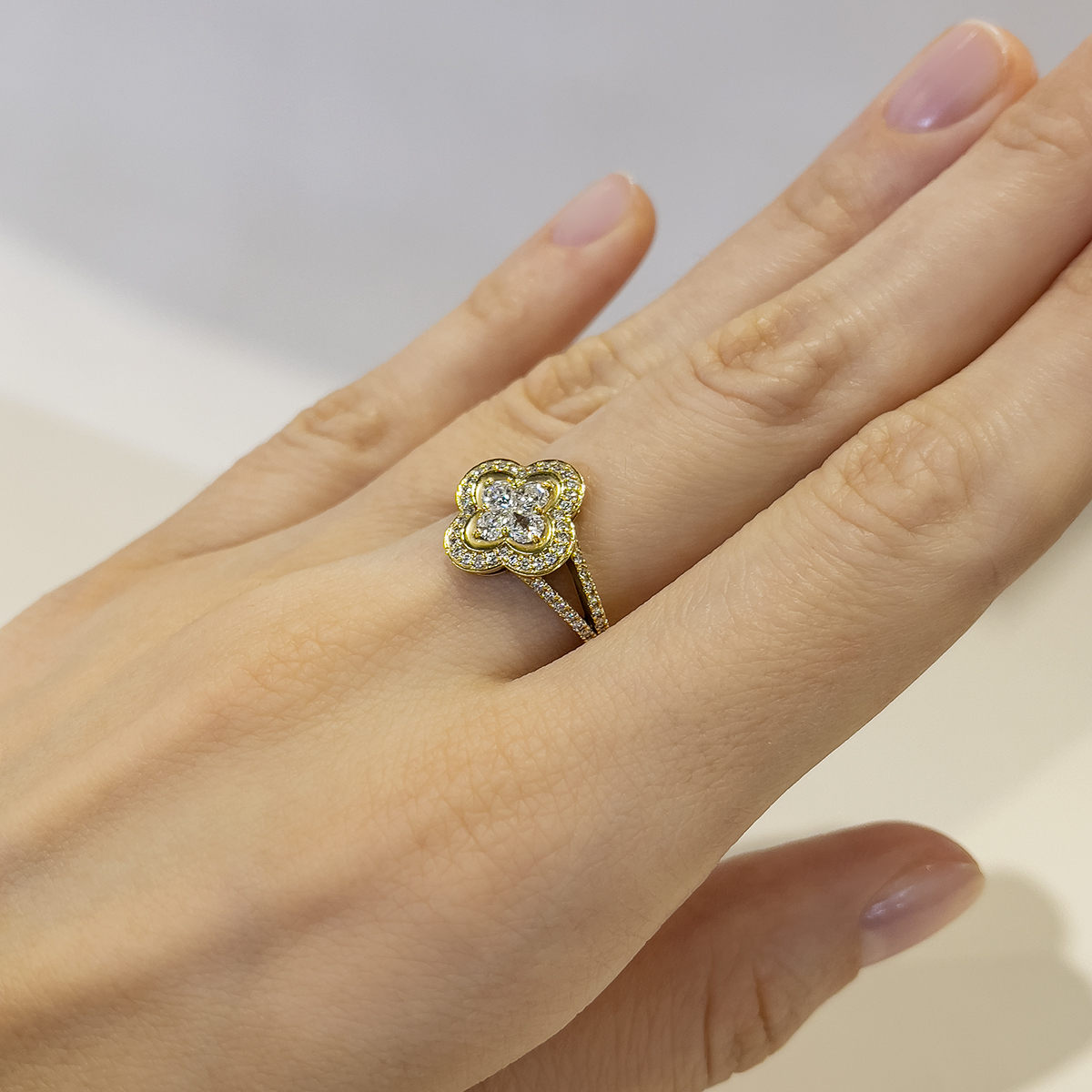 Кольцо «Клевер» c бриллиантами из желтого золота 750, фото № 4