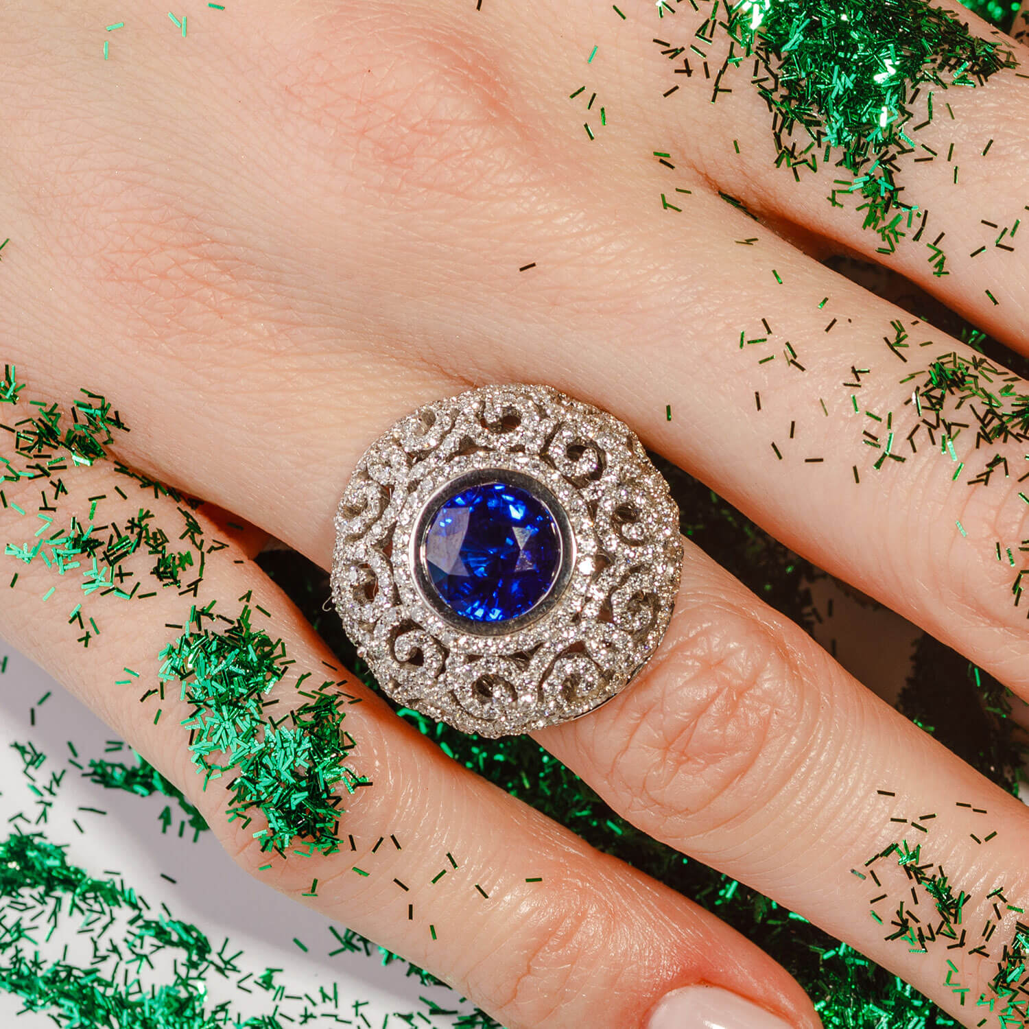 Кольцо с сапфиром Royal Blue, бриллиантами из белого золота 750 пробы, фото № 2