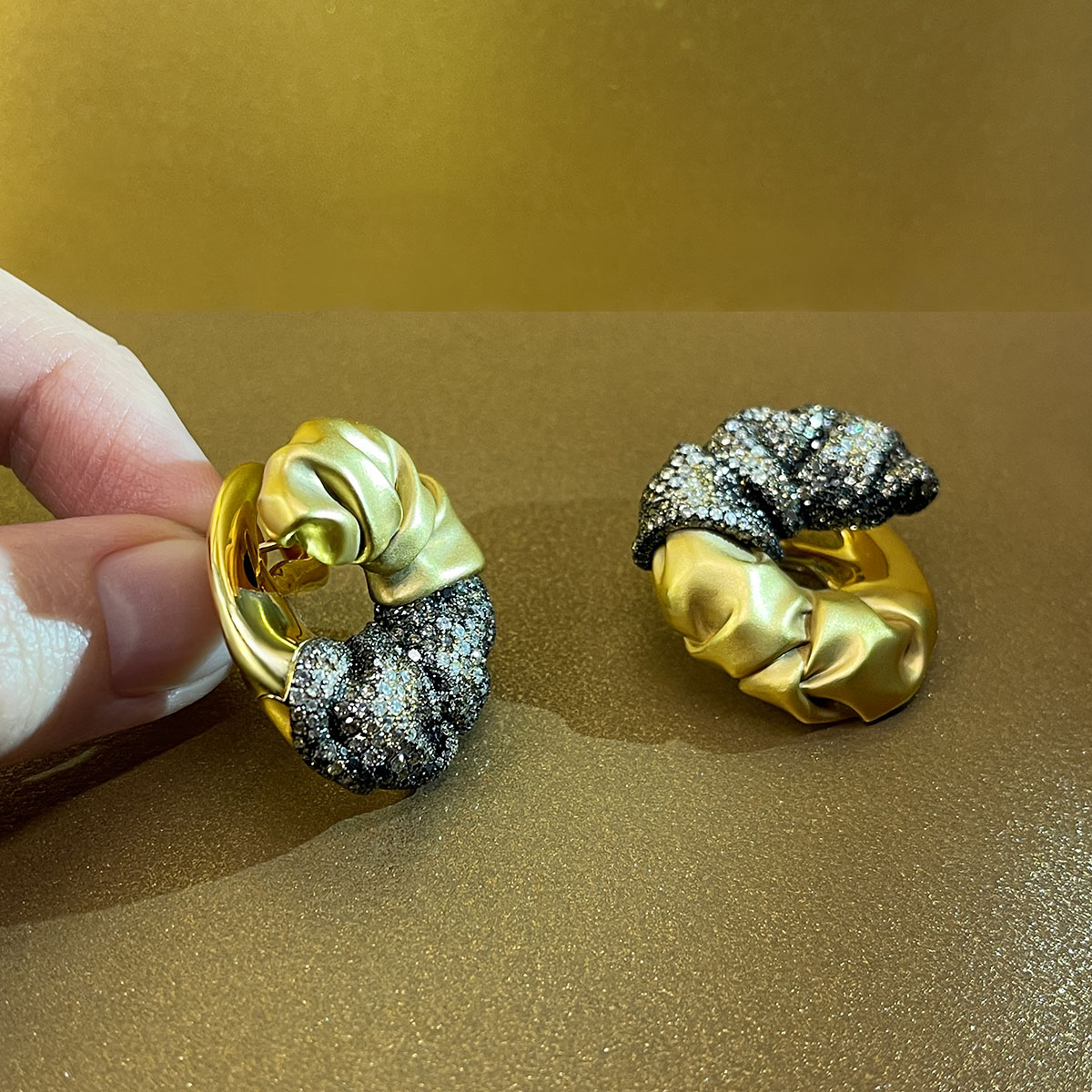 Серьги с сапфиром, бриллиантами из желтого золота 750 пробы, фото № 4