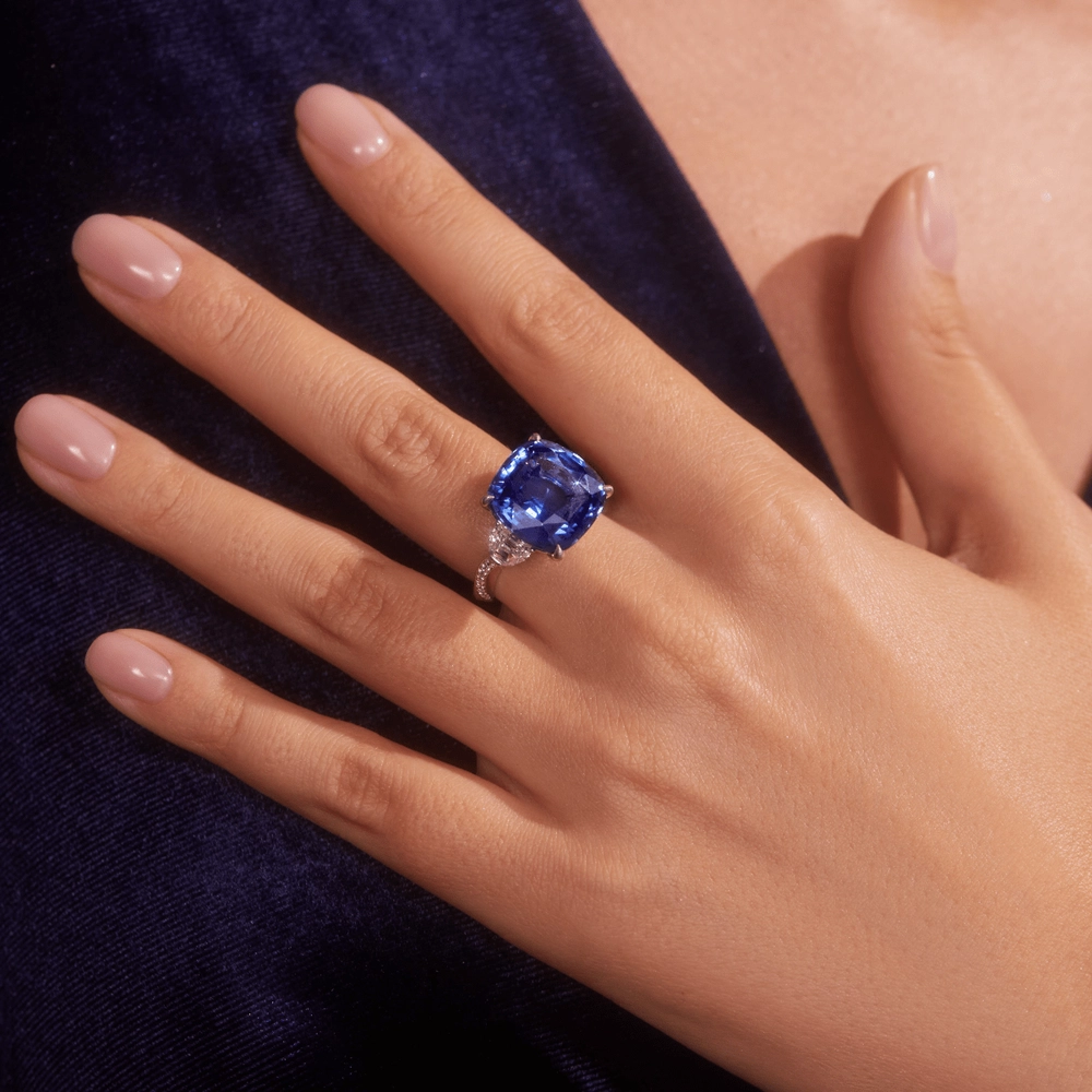 Кольцо с сапфиром, бриллиантами из белого золота 750 пробы, фото № 3