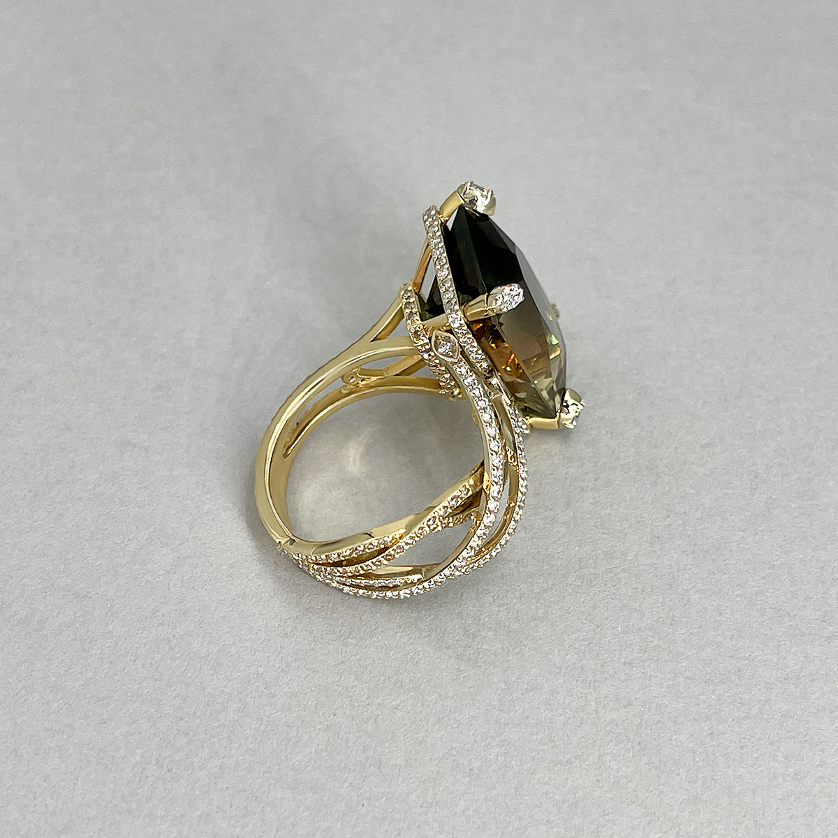 Авторское кольцо с орегонским солнечным камнем и бриллиантами из желтого золота 585 пробы, фото № 3