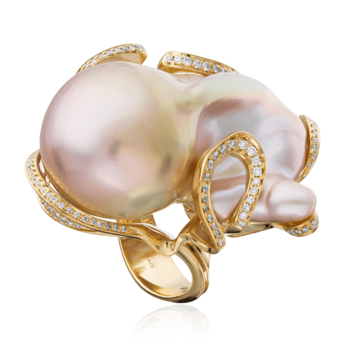 Кольцо с жемчугом, бриллиантами из желтого золота 750 пробы (арт. 52264)