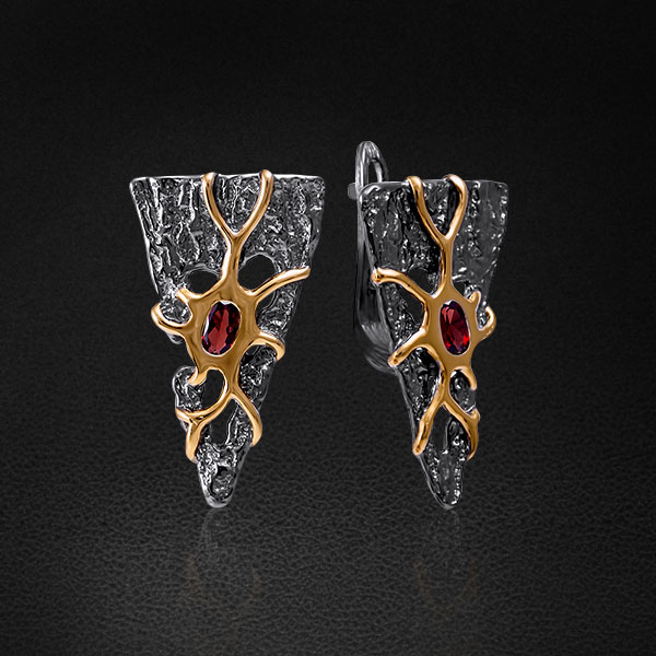 

Серьги из серебра 925 пробы с гранатами