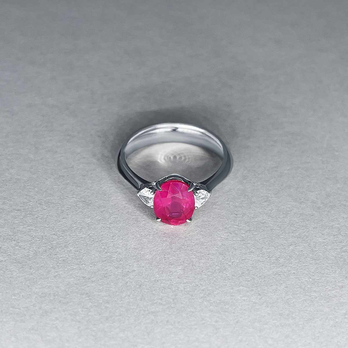 Кольцо с рубином, бриллиантами из белого золота 750 пробы, фото № 5