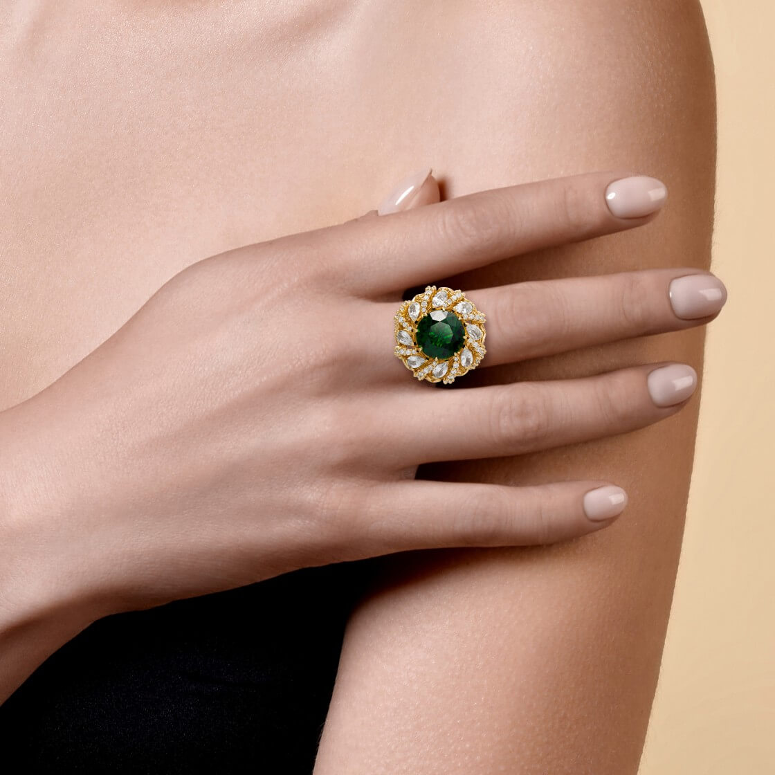 Кольцо с хромтурмалином, белыми сапфирами, бриллиантами из желтого золота 750 пробы, фото № 2