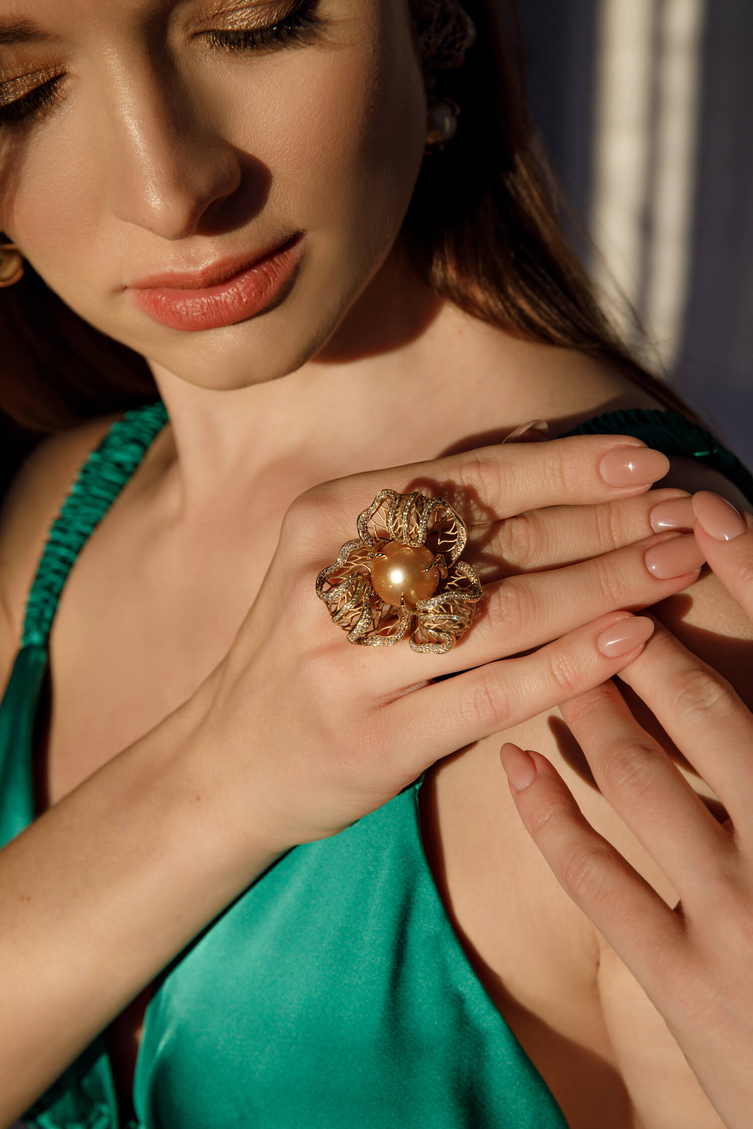 Кольцо Физалис с жемчугом, бриллиантами из желтого золота 750 пробы, фото № 2