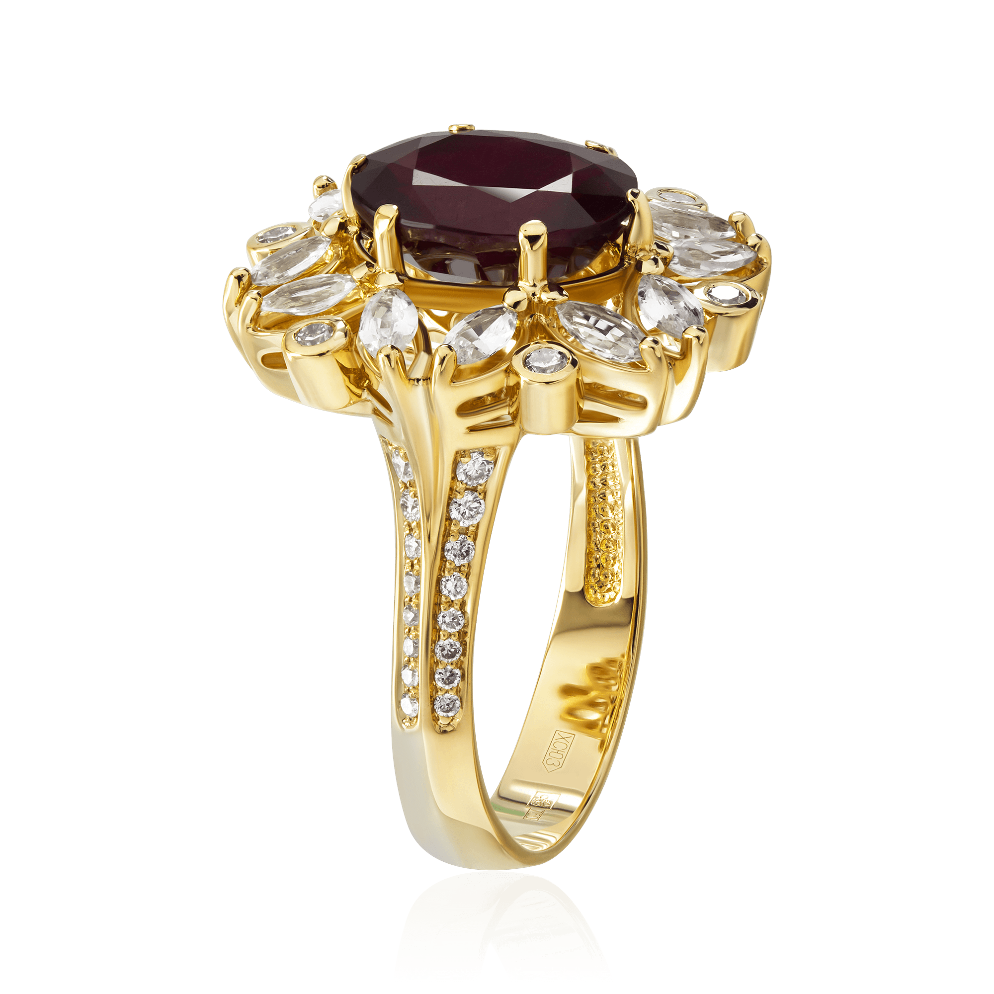 Кольцо с рубином, белыми сапфирами, бриллиантами из желтого золота 750 пробы, фото № 3