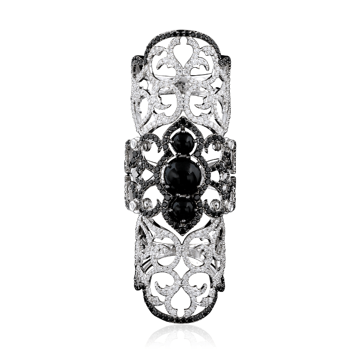 Кольцо на весь палец с ониксом, белыми и черными бриллиантами в белом золоте 750 пробы, фото № 3