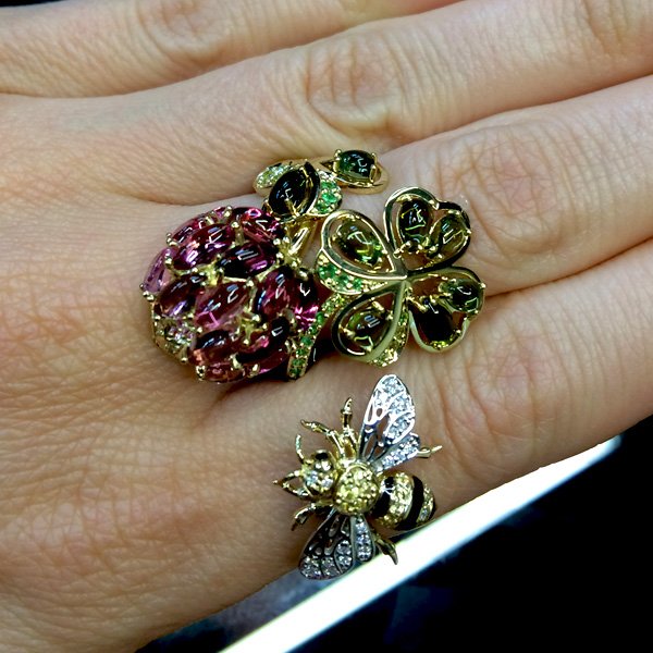 Кольцо Пчела на два пальца с цветными камнями и бриллиантами в комбинированном золоте 750 пробы, фото № 2