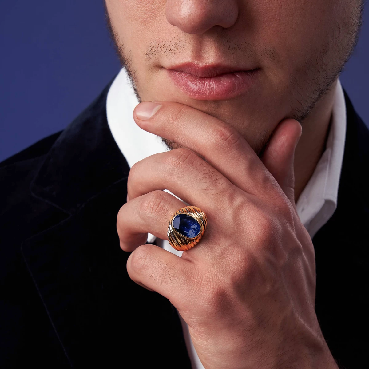 Мужское кольцо с сапфиром из желтого и белого золота 750 пробы, фото № 2