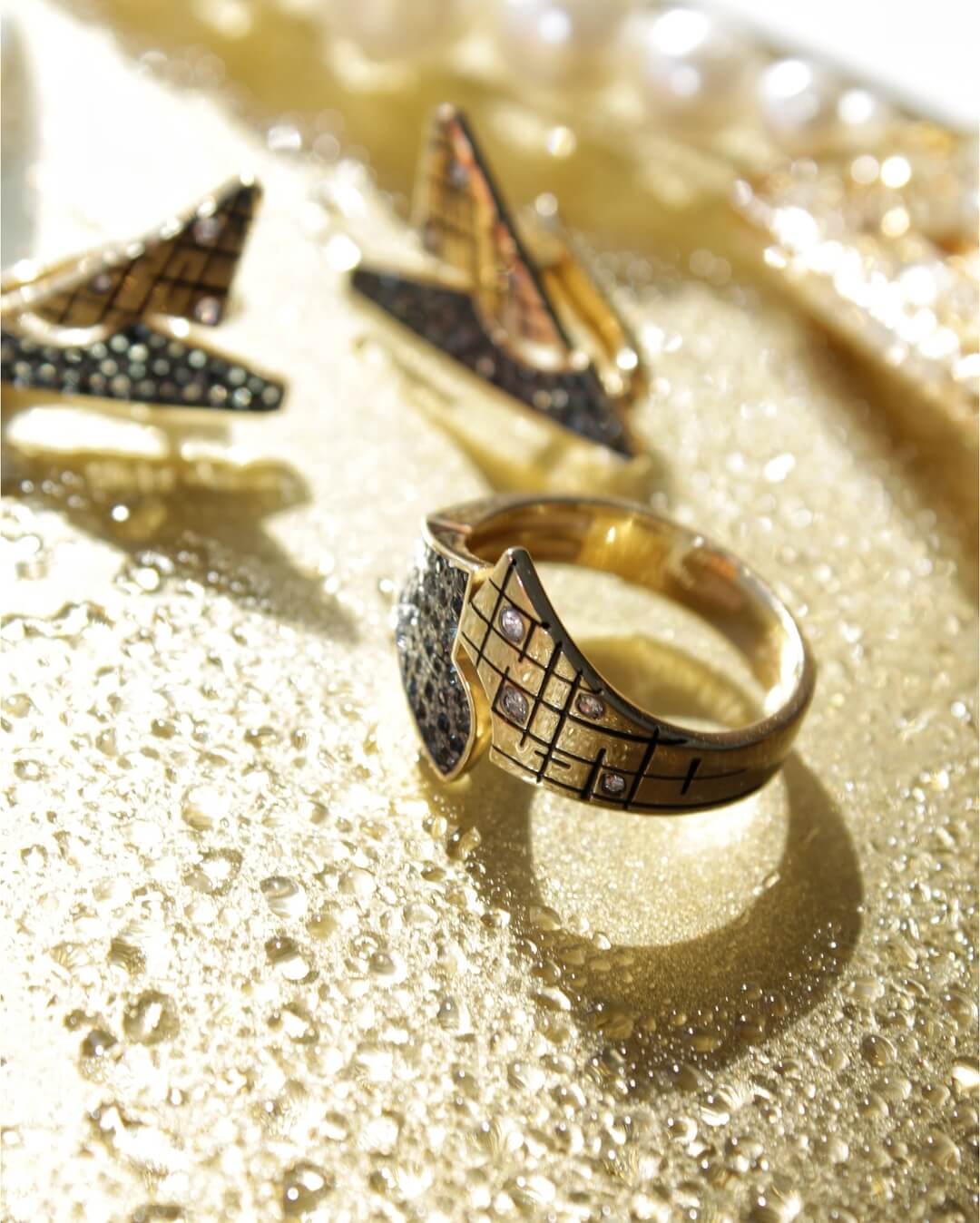 Кольцо с топазом, бриллиантами из желтого золота 585 пробы, фото № 3