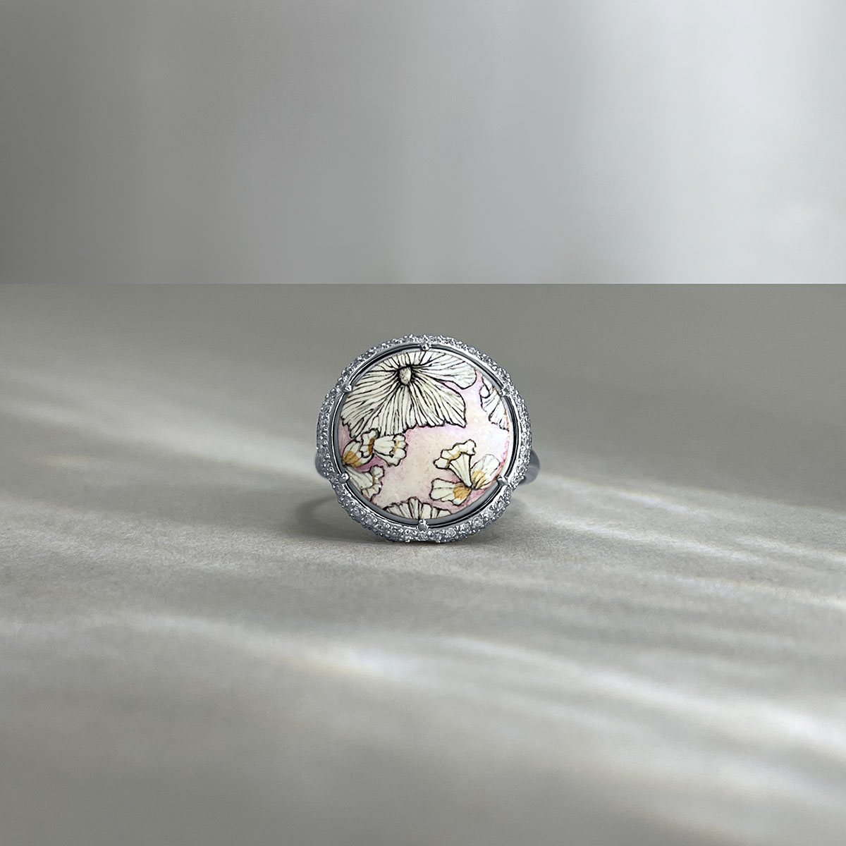 Кольцо с бриллиантами, финифтью из белого золота 585, фото № 2