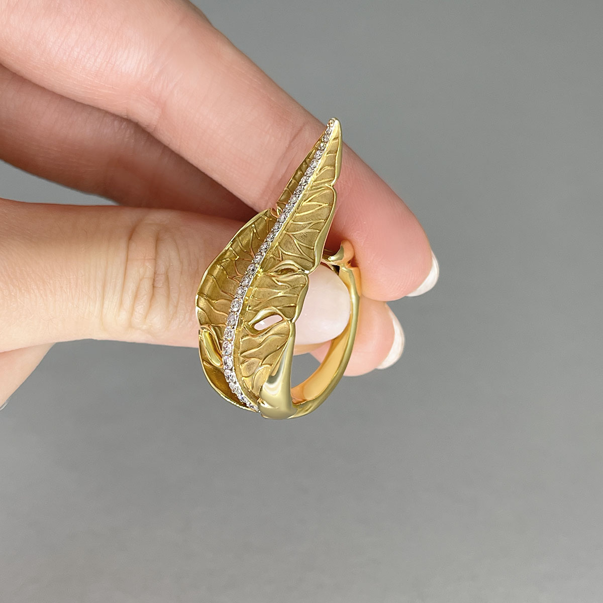 Кольцо Лист с бриллиантами в комбинированном золоте 750, фото № 4