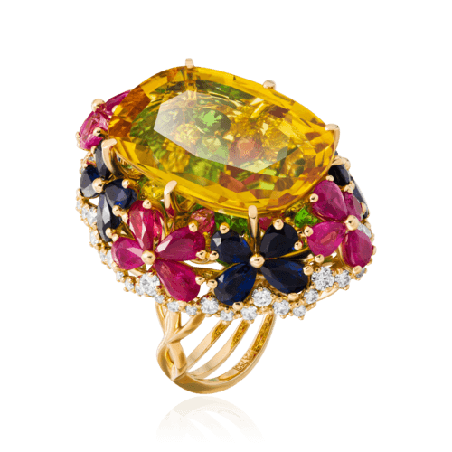 Кольцо с желтыми и синими сапфирами, рубинами, бриллиантами, тсаворитом из желтого золота 750 пробы (арт. 61933)