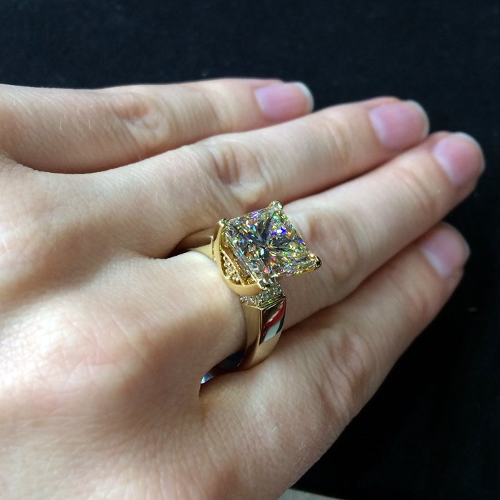 Кольцо с бриллиантами из желтого золота 750, фото № 4