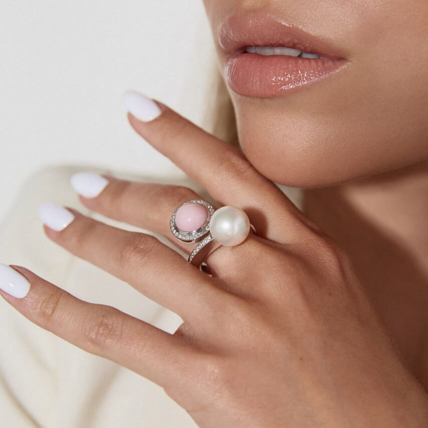 Кольцо с розовым опалом, жемчугом, бриллиантами из белого золота 585 пробы (арт. 72425)